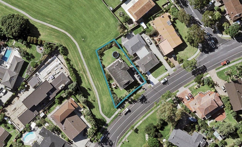 163 Fisher Parade, Farm Cove, Auckland - Carousel 1