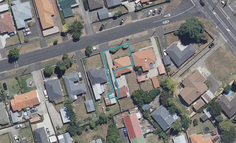 1/74 Claude Street, Fairfield, Hamilton - Carousel 1