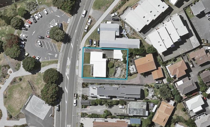 5 Marine Parade, Paraparaumu Beach, Paraparaumu - Carousel 1