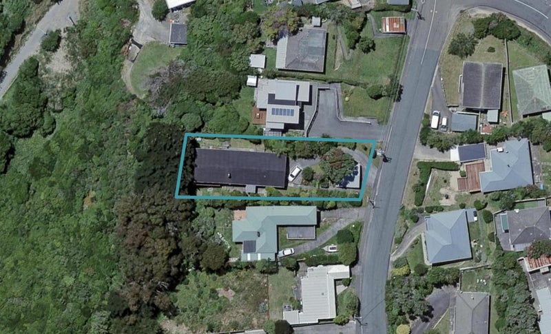 6 Miles Crescent, Newlands, Wellington - Carousel 1