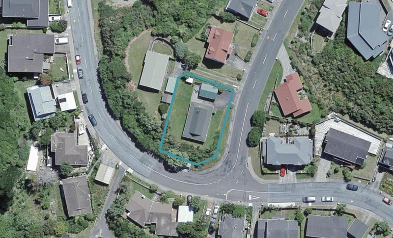 40 Parklands Drive, Karori, Wellington - Carousel 1