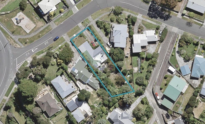 42 James Grove, Stokes Valley, Lower Hutt - Carousel 1
