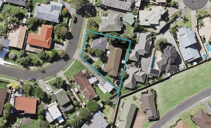 2/19 Hedge Row, Sunnyhills, Auckland - Carousel 1