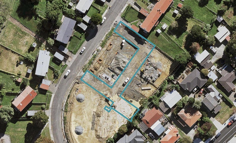 9 Piringa Lane, Northcote, Auckland - Carousel 1