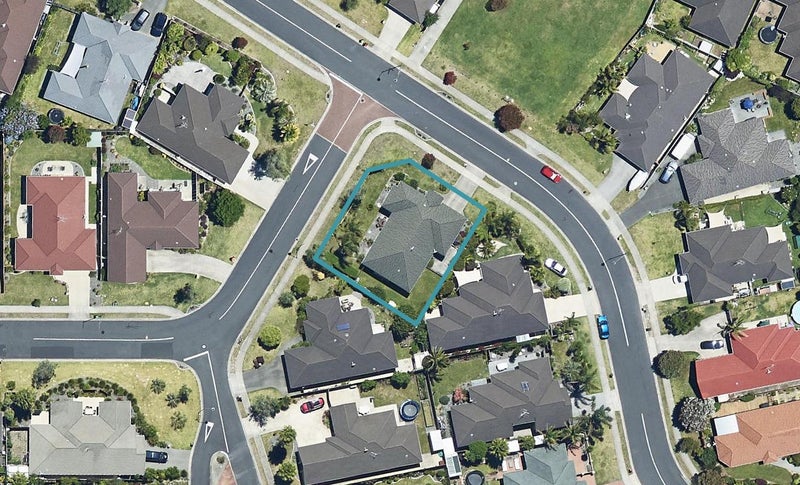 16 Blossom Grove, Papamoa Beach, Papamoa - Carousel 1