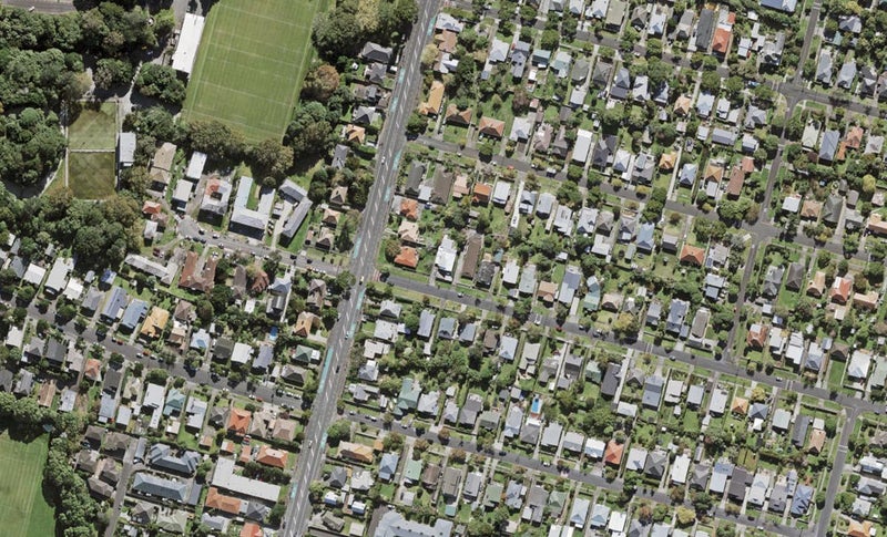 2 Cambourne Road, Sandringham, Auckland - Carousel 1