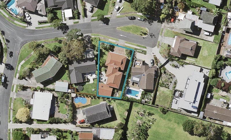 13 Andrea Place, Sunnyhills, Auckland - Carousel 1