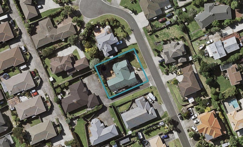 28 Piper Place, Goodwood Heights, Auckland - Carousel 1