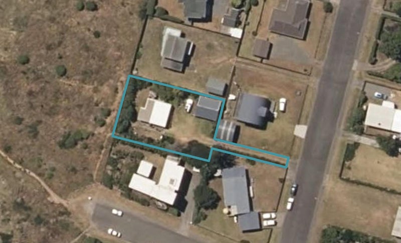 11 Rua Avenue, Waitārere Beach, Levin - Carousel 1