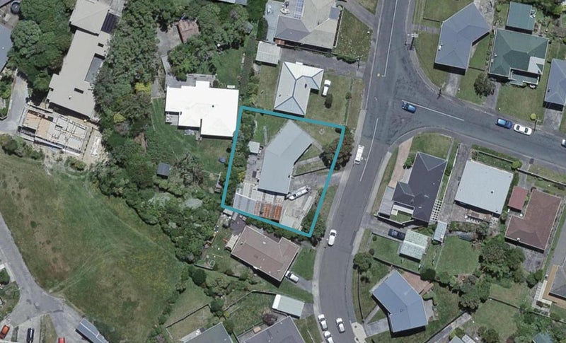 39 Cotswold Crescent, Newlands, Wellington - Carousel 1