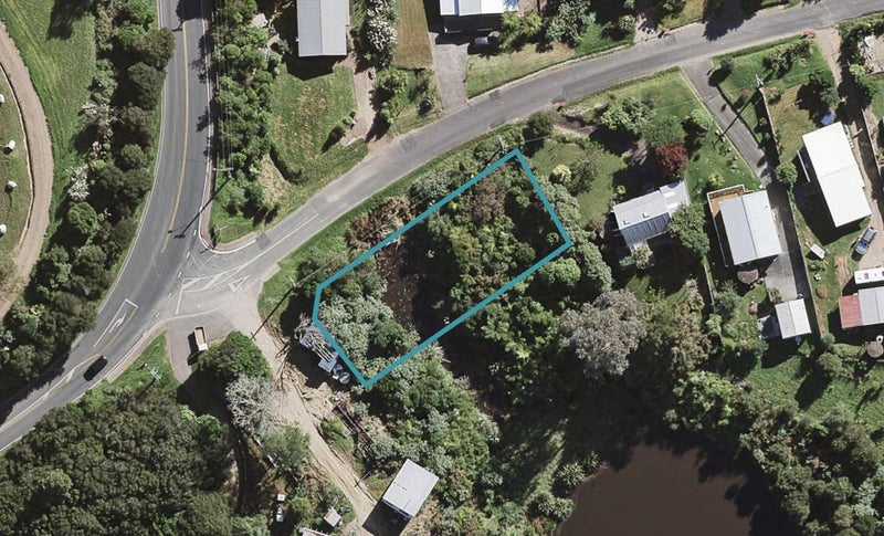 2 Waiata Road, ONETANGI, WAIHEKE ISLAND - Carousel 1