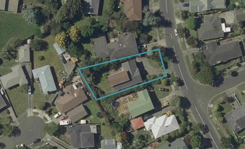 64 Wikiriwhi Crescent, Awapuni, Palmerston North - Carousel 1