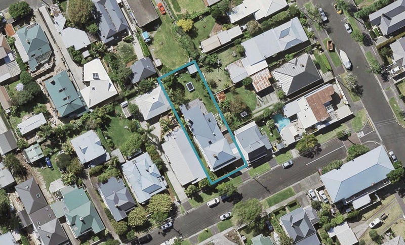 4 Patuone Avenue, Devonport, Auckland - Carousel 1
