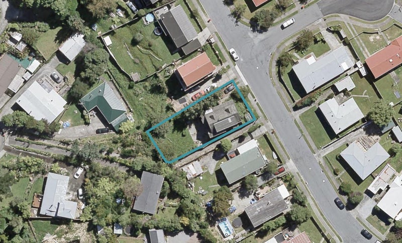15 Aniseed Grove, Timberlea, Upper Hutt - Carousel 1