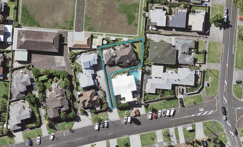 10A Nihill Crescent, Mission Bay, Auckland - Carousel 1
