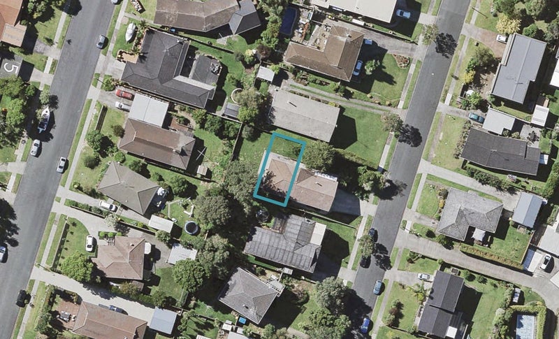 7C Maroubra Place, Botany Downs, Auckland - Carousel 1