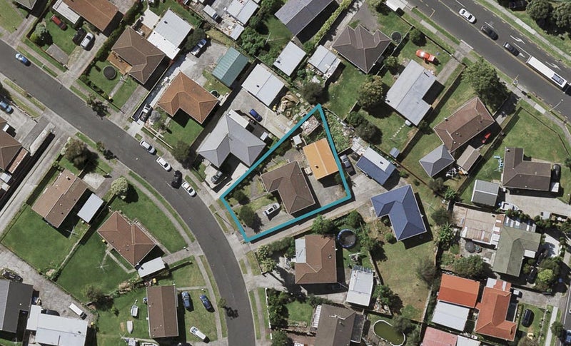 32 Dillon Crescent, Clover Park, Auckland - Carousel 1