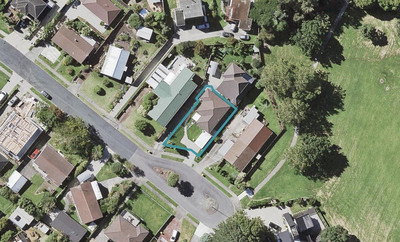 22 Cairngorm Place, Highland Park, Auckland - Carousel 1