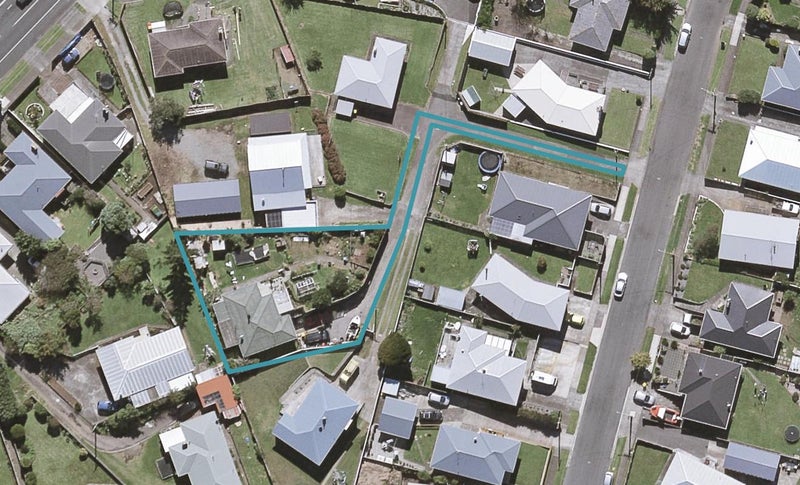 15B Rospeath Crescent, Spotswood, New Plymouth - Carousel 1