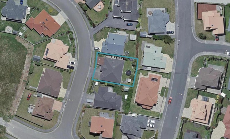 6 Silver Pine Avenue, Woodridge, Wellington - Carousel 1