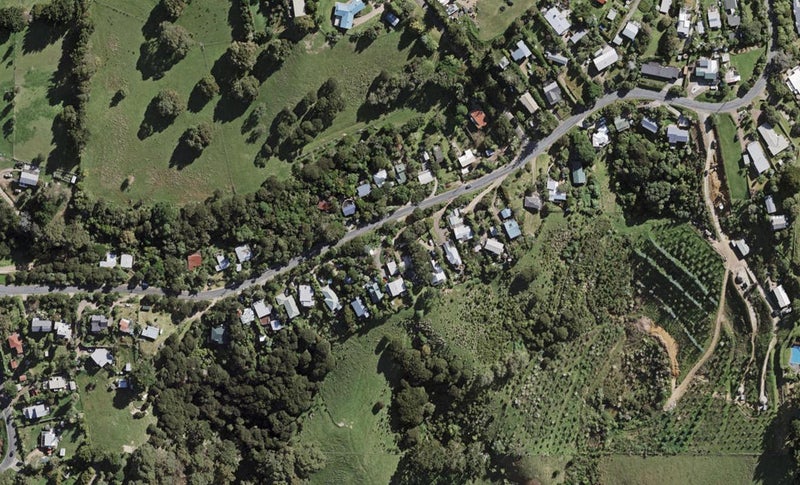 33 Junction Road, Oneroa, Waiheke Island - Carousel 1