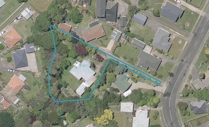11 Raine Street, Whanganui East, Whanganui - Carousel 1