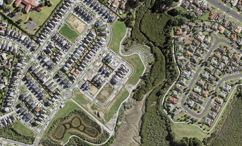 30 Kuurae Crescent, Weymouth, Auckland - Carousel 1