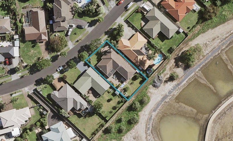 16 Keywella Drive, Conifer Grove, Takanini - Carousel 1