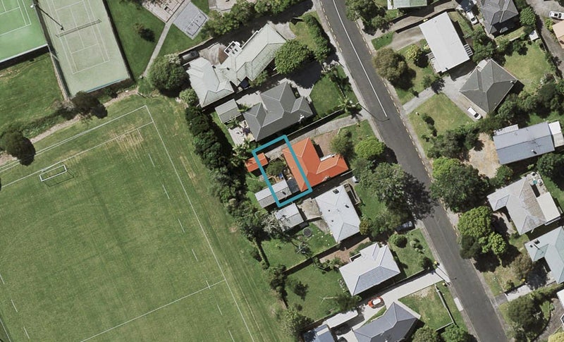 55C Bond Crescent, Forrest Hill, Auckland - Carousel 1