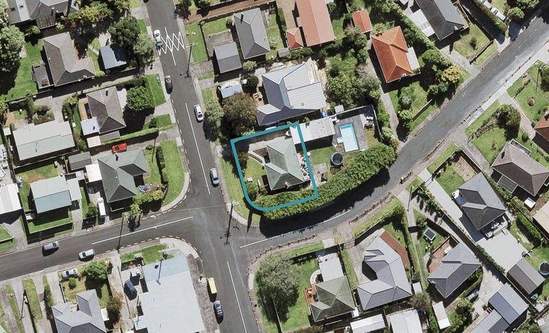 36 Neil Avenue, Te Atatu Peninsula, Auckland - Carousel 1