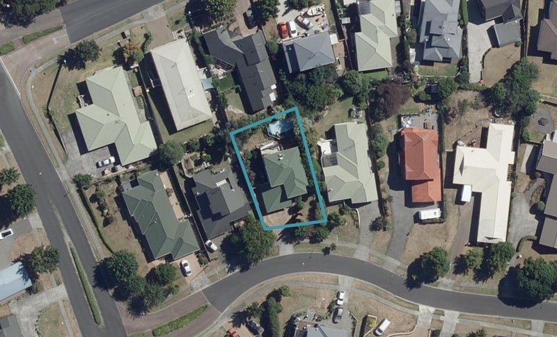 5 Prospect Place, Western Heights, Hamilton - Carousel 1
