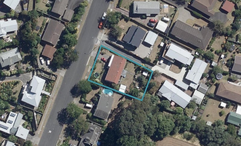 29 Pohutukawa Drive, Pukete, Hamilton - Carousel 1
