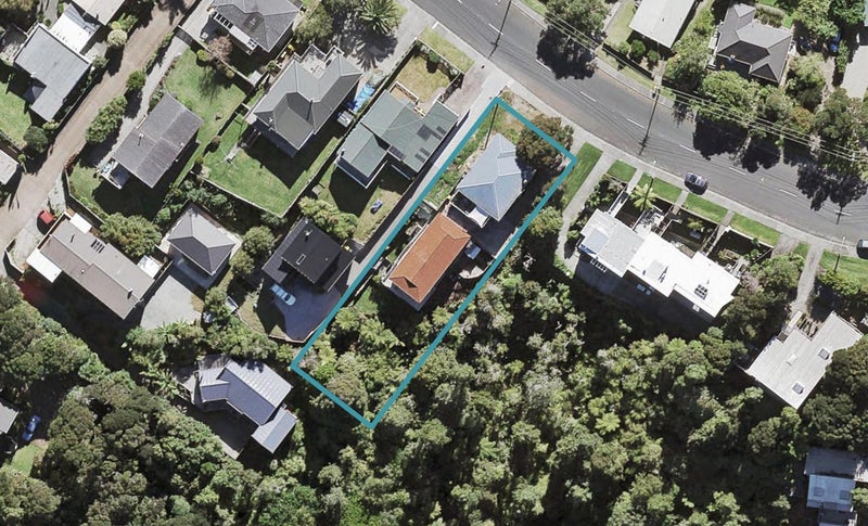 1/124 Rangatira Road, Beach Haven, Auckland - Carousel 1