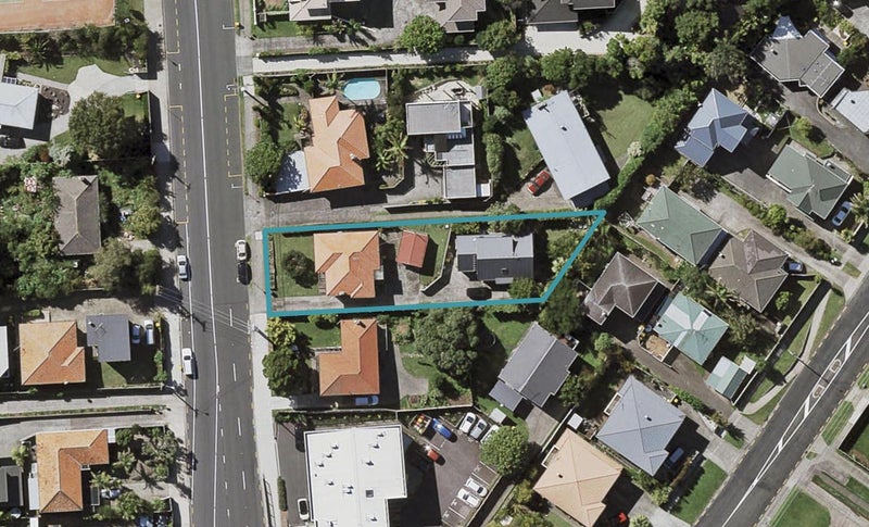 7 Forrest Hill Road, Milford, Auckland - Carousel 1