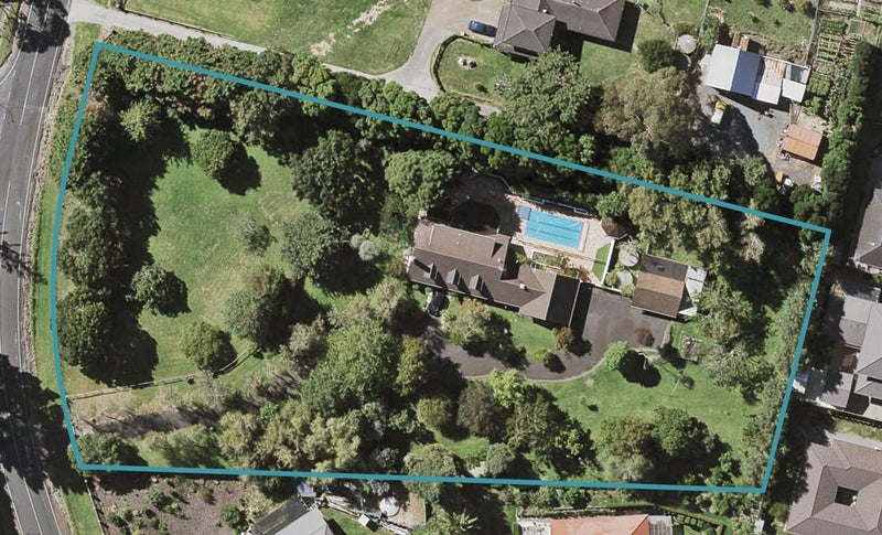 5 Gracechurch Drive, Flat Bush, Auckland - Carousel 1