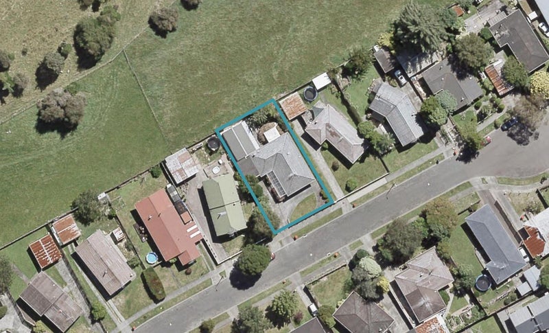 15 Indiana Grove, Totara Park, Upper Hutt - Carousel 1