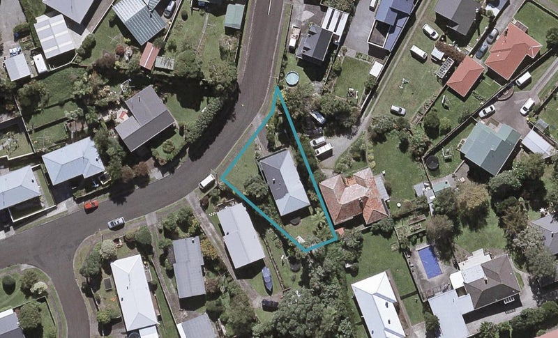 5 Nash Street, Marfell, New Plymouth - Carousel 1