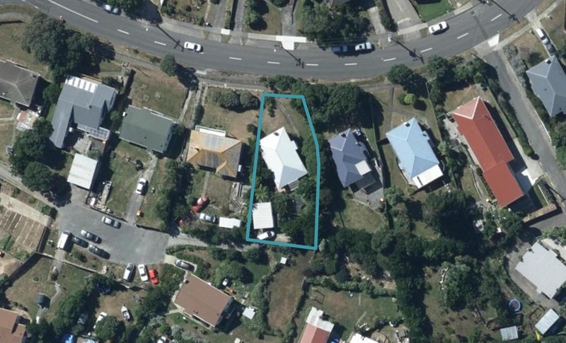 19 Pikarere Street, Titahi Bay, Porirua - Carousel 1