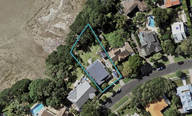 11 Beresford Street, Bayswater, Auckland - Carousel 1