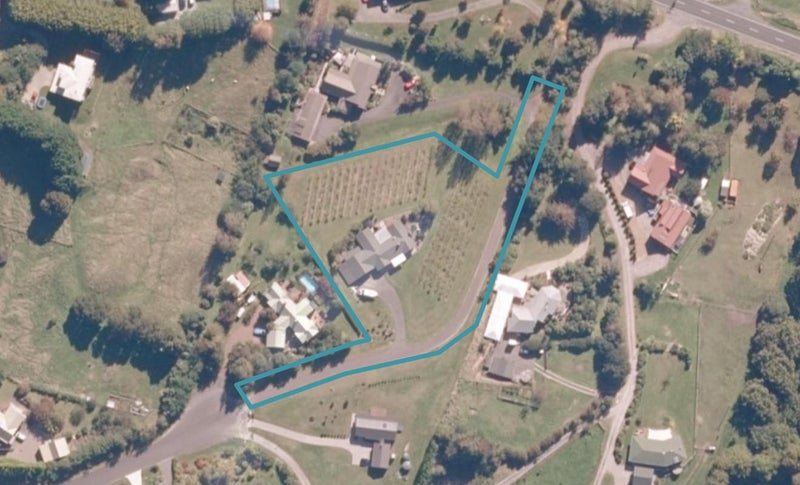21 Glen Mohr, Taupo - Carousel 1