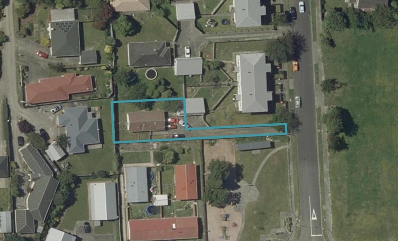 9 Crewe Crescent, Hokowhitu, Palmerston North - Carousel 1