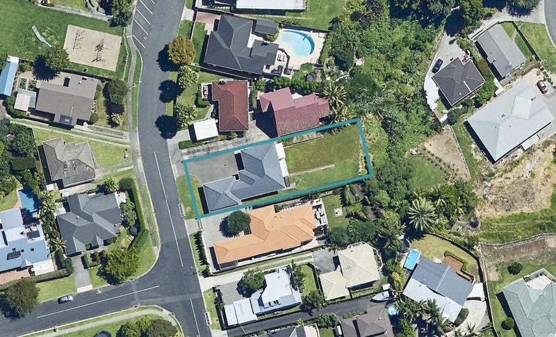 15 Karaka Road, Otumoetai, Tauranga - Carousel 1