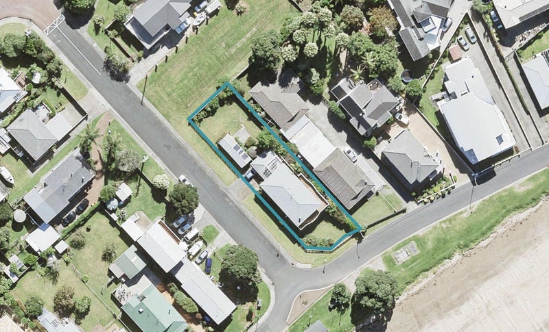 15 Arkles Strand, Arkles Bay, Whangaparāoa - Carousel 1