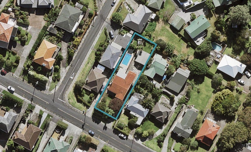 84 Carlton Street, Hillsborough, Auckland - Carousel 1