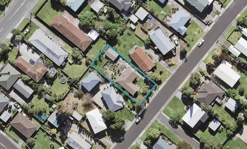 10 Patts Avenue, Glendene, Auckland - Carousel 1