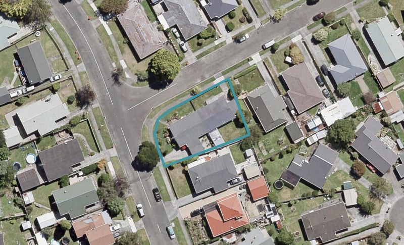 1/10 Tacoma Drive, Totara Park, Upper Hutt - Carousel 1