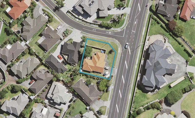 46 Summerland Drive, Henderson, Auckland - Carousel 1