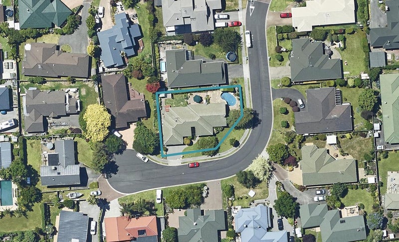 10 Braeburn Place, Bethlehem, Tauranga - Carousel 1