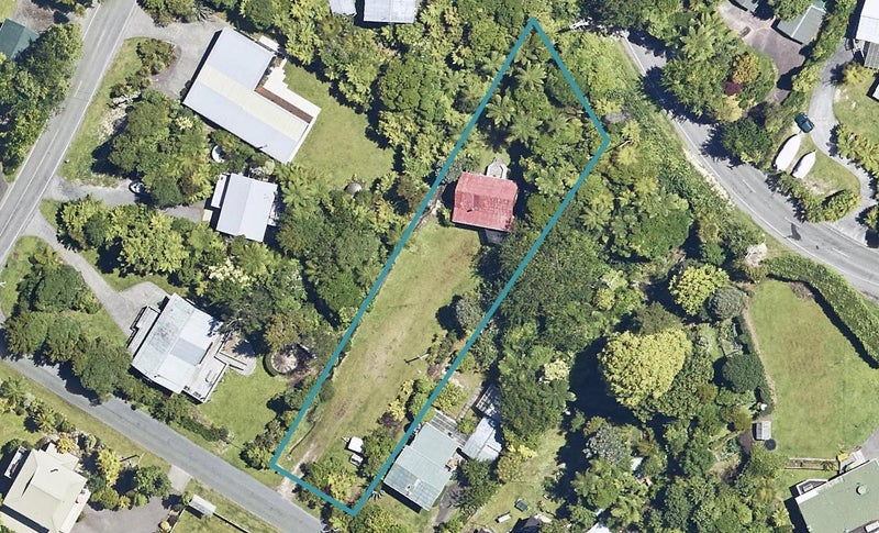 4 Bay View Road, Lake Tarawera, Rotorua - Carousel 1