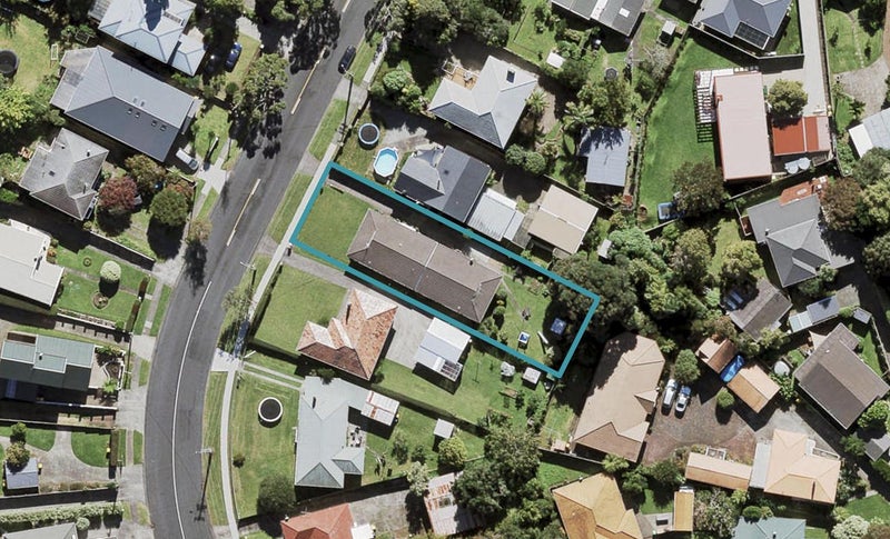 2/51 Yeovil Road, Te Atatu Peninsula, Auckland - Carousel 1